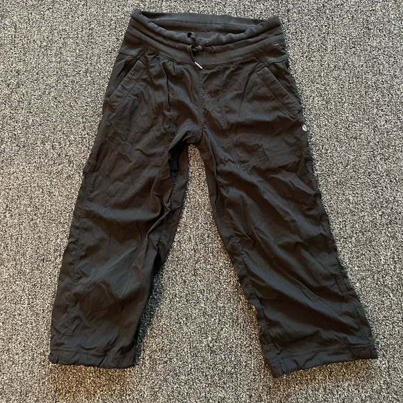 Lululemon cropped Studio Pant - Picture 2 of 3